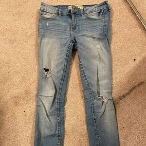 Hollister Mid-Rise super skinny jeans (destroyed)